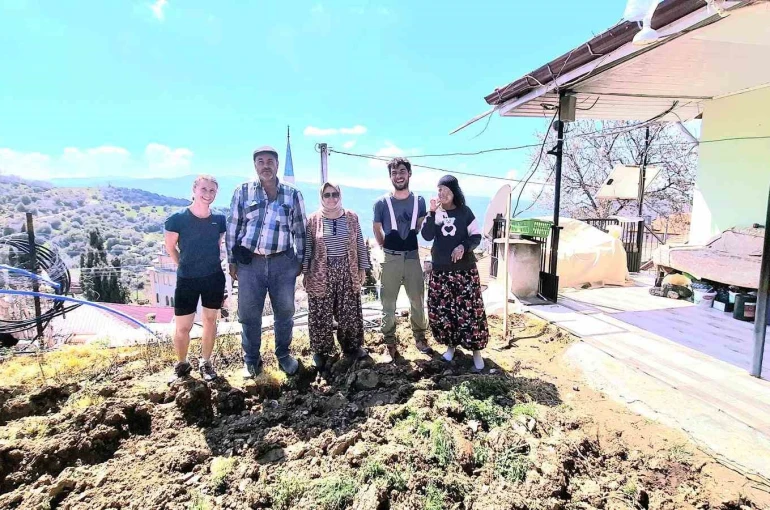 Fransız çift, Sarıgöl’de Türk misafirperverliğiyle tanıştı 