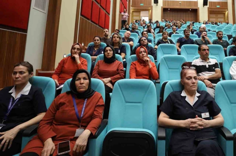 FÜ Hastanesi çalışanlarına "Sterilizasyon ve Dezenfeksiyon" eğitimi