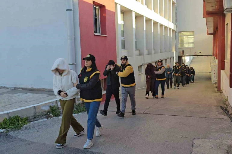 Fuhuş yaptıran masaj salonlarına operasyon: 14 tutuklama