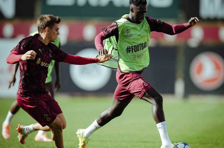 Galatasaray, Ajax maçı hazırlıklarına başladı 