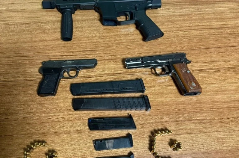 Gardıroptan cephanelik çıktı: Kardeşler "Hasmımız çok" savunması yaptı 