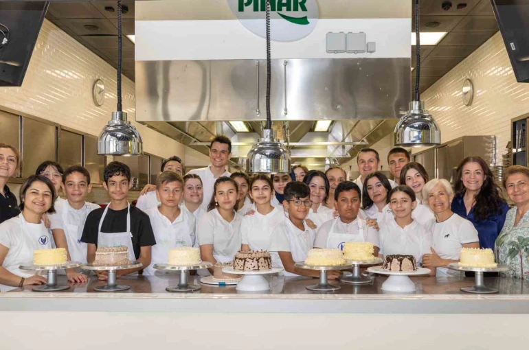 Gastronomi öğrencileri ve işitme engelli gençler mutfakta buluştu 
