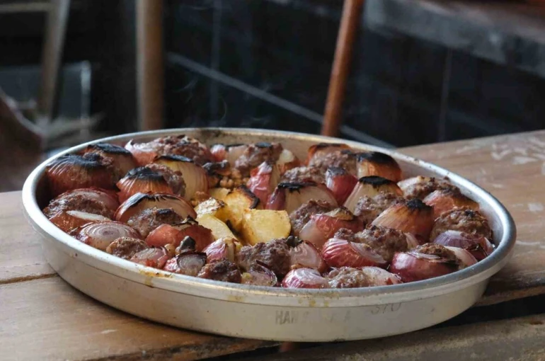 Gazianteplilerin doğal antibiyotiği soğan kebabı