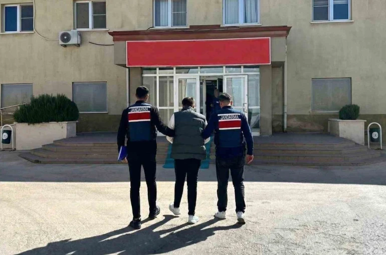 Gaziantep’te 11’er yıl hapis cezasıyla aranan 3 şahsı jandarma yakaladı
