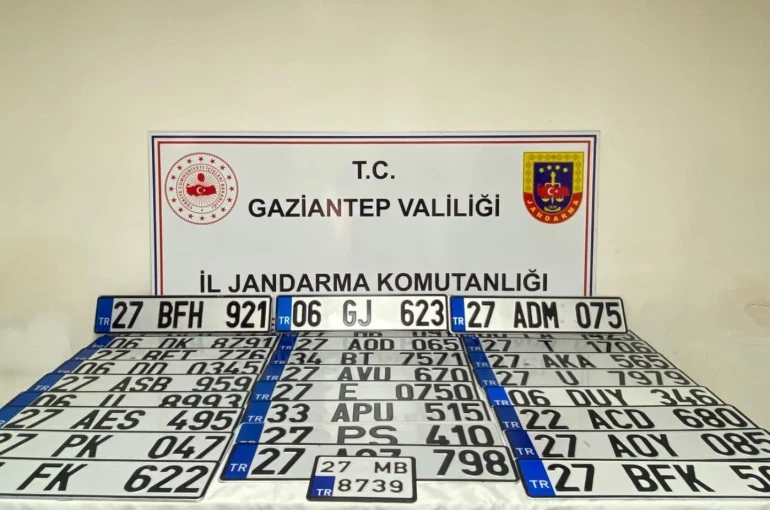 Gaziantep’te 27 adet sahte plaka ele geçirildi: 2 gözaltı