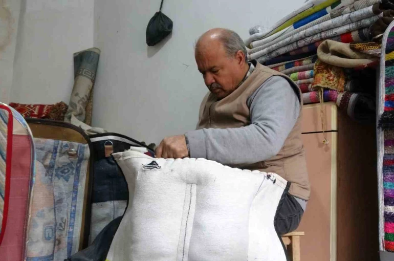 Gaziantep’te 45 yıllık semerci ustası mesleğini yaşatmaya çalışıyor