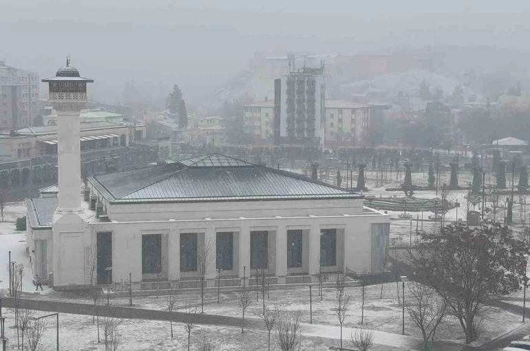 Gaziantep’te beklenen kar yağışı etkisini göstermeye başladı 