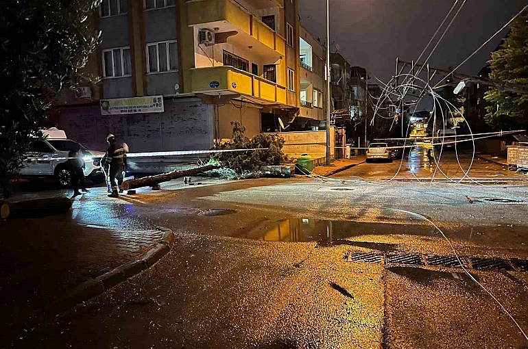 Gaziantep’te fırtına mesaisi 