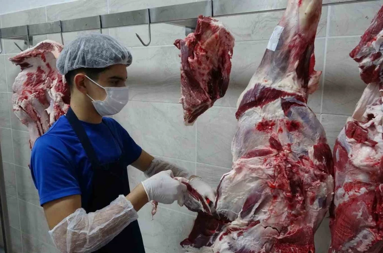 Gaziantep’te öğrenciler günde 12 bin kişiye yemek hazırlıyor 