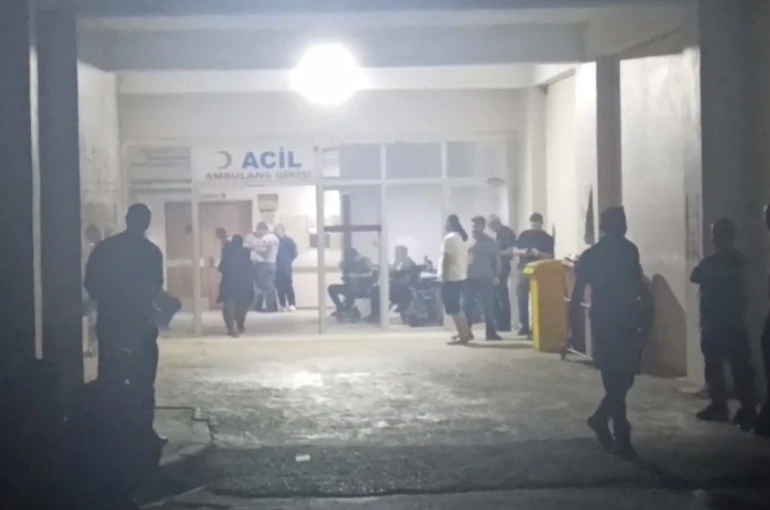 Gaziantep’te tartıştığı baba ve oğlunu yaralayan şahıs intihar etti