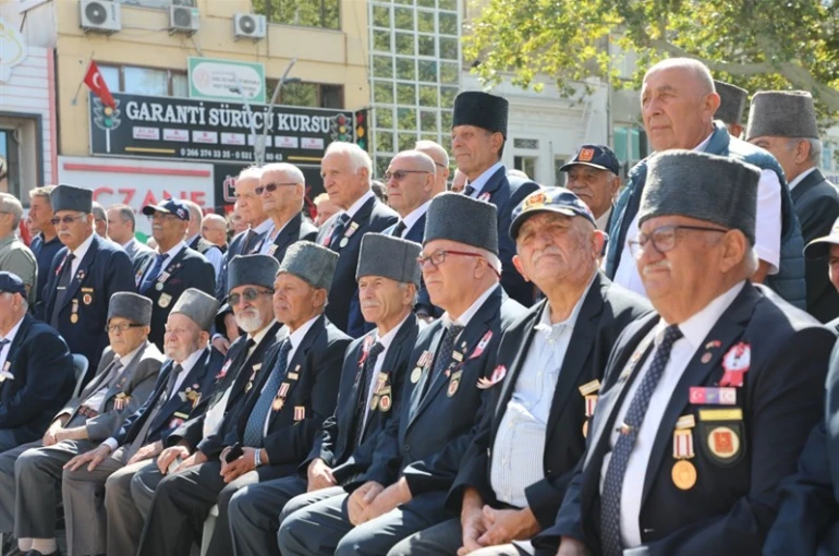 Gaziler Günü Coşkusu Cumhuriyet Meydanı’nda yaşandı 