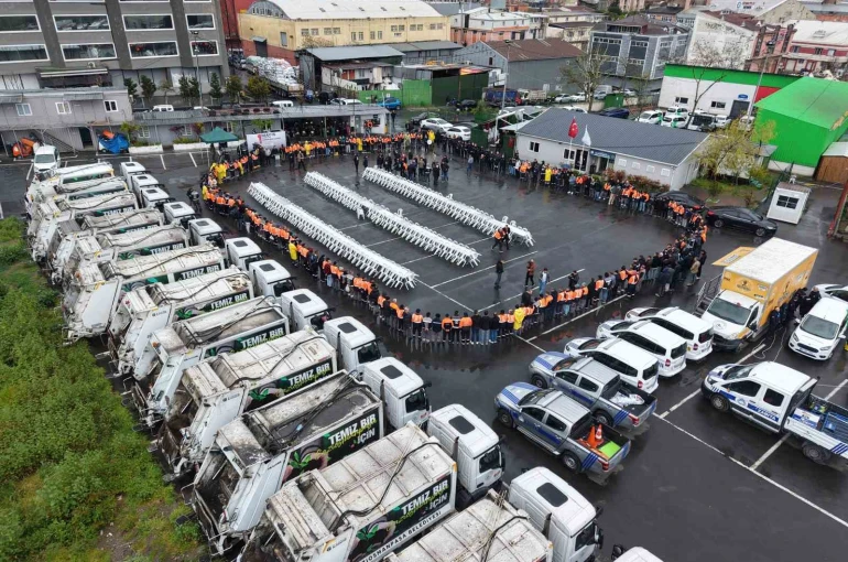Gaziosmanpaşa’da "1 Mayıs Emek ve Dayanışma Günü" davul-zurna eşliğinde kutlandı 