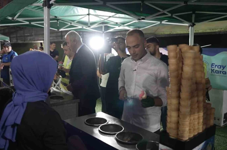 Gaziosmanpaşa’da 100 çocuk çamura bulandı, eğlence dondurmayla devam etti