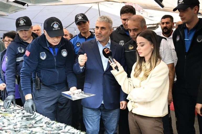 Gaziosmanpaşa’da zabıta ekiplerinden balık tezgahlarına sıkı denetim