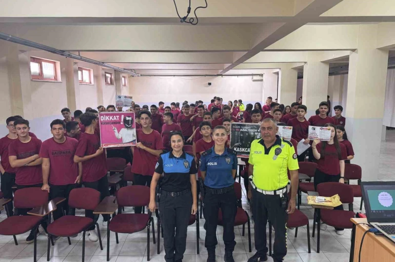 Gazipaşa’da öğrencilere motosiklet ve ekipmanlarının kullanımı hakkında bilgiler verildi