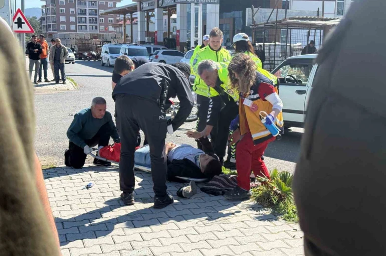 Gazipaşa’da otomobil ile motosiklet çarpıştı: 1 yaralı 