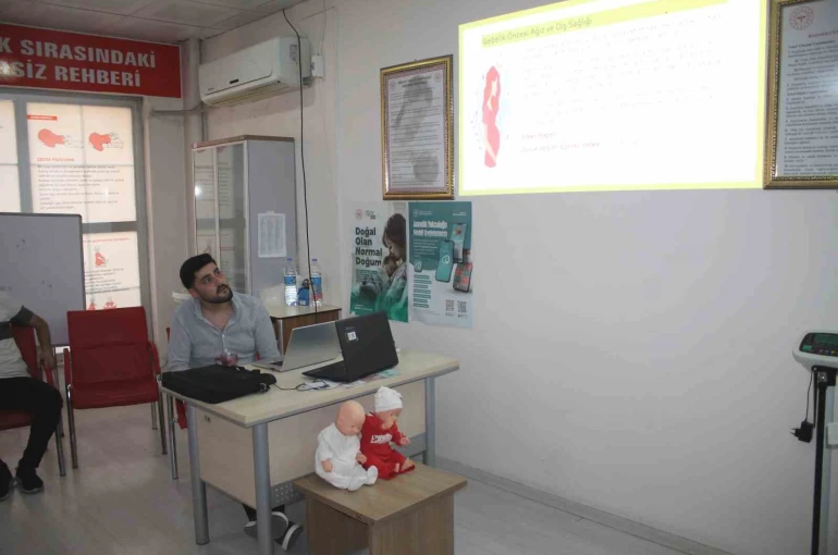 Gebe okulunda, ’hamilelikte ağız ve diş sağlığı’ eğitimi 