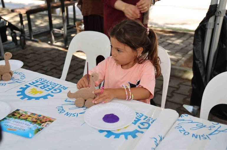 Gebze’de çocuklar için parklarda el becerisi atölyeleri kuruldu 