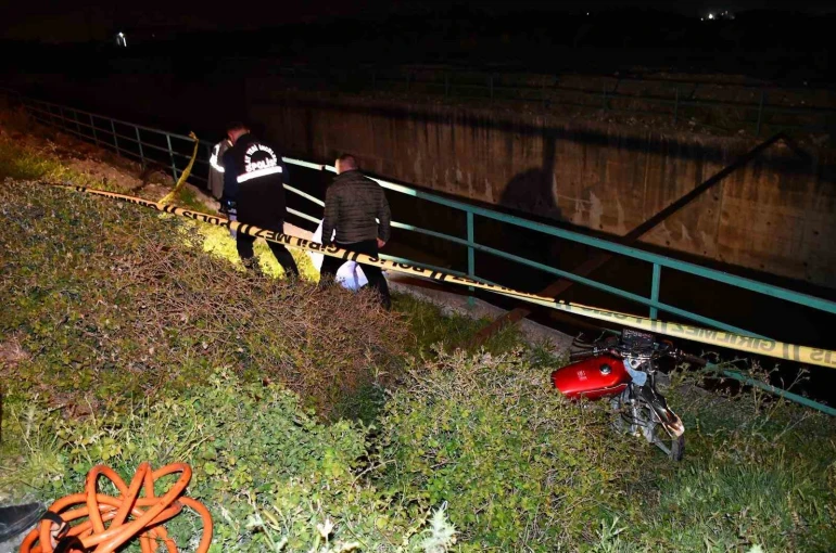 Gece karanlığında şarampole uçan motosikletin 29 yaşındaki sürücüsü öldü 