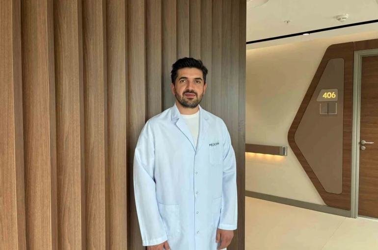 Geçmeyen kasık ağrısının nedeni palvik varisler olabilir
