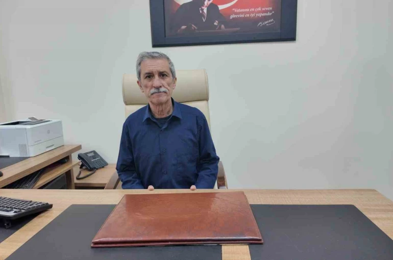 Gediz’de 26 yıldır nüfus müdürlüğü yapan Naci Özdemir emekli oldu 