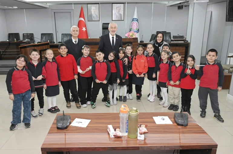 Geleceğin bireyleri yerel yönetimi yerinde tanıdı 