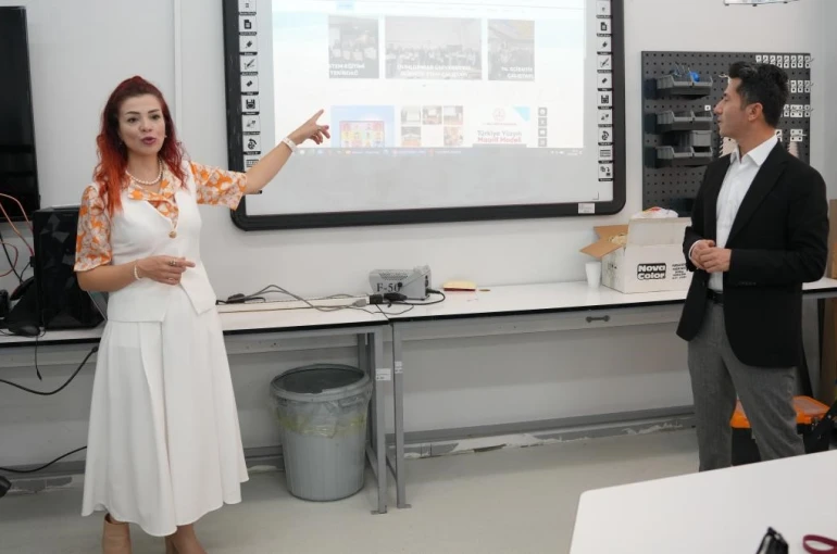 Geleceğin öğretmenlerine uygulamalı STEM eğitimi verildi 