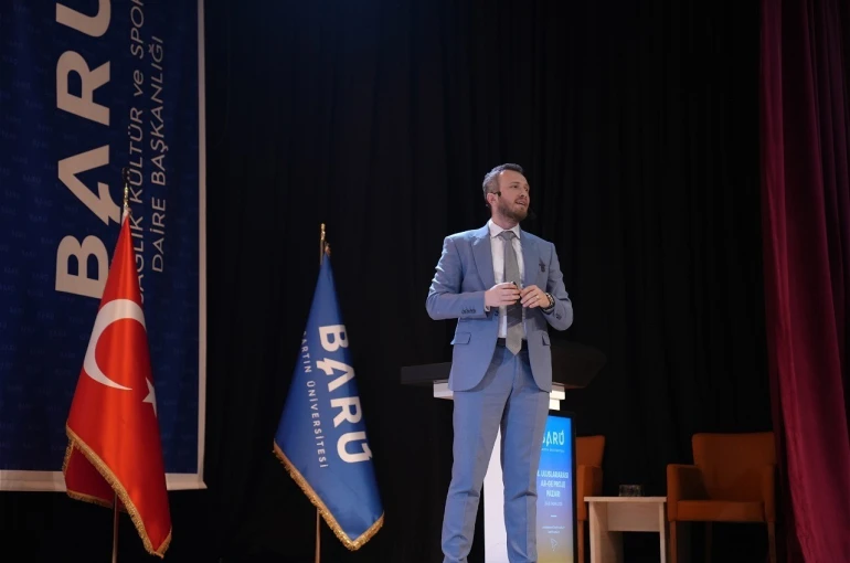 Geleceğin Türkiye’si için Okan Hocaoğlu güvenli konutların önemine dikkati çekti