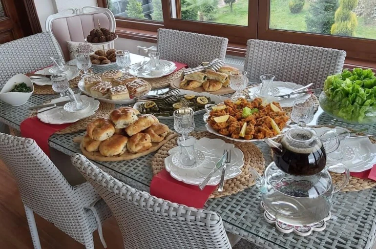 Gelenek devam ediyor mu?