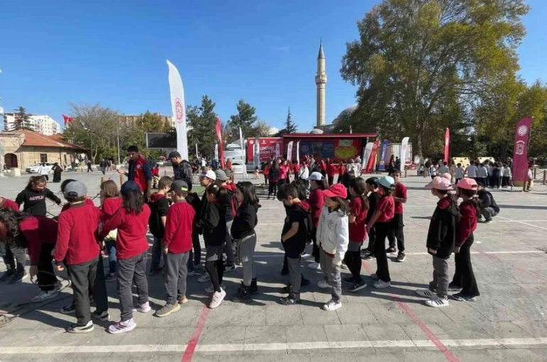 Geleneksel Oyunlar Tırı’nın 56. durağı Karaman oldu 