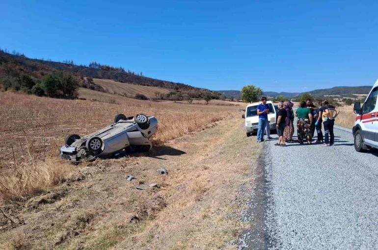 Gelibolu’da kontrolden çıkan otomobil tarlaya girdi: 2 yaralı