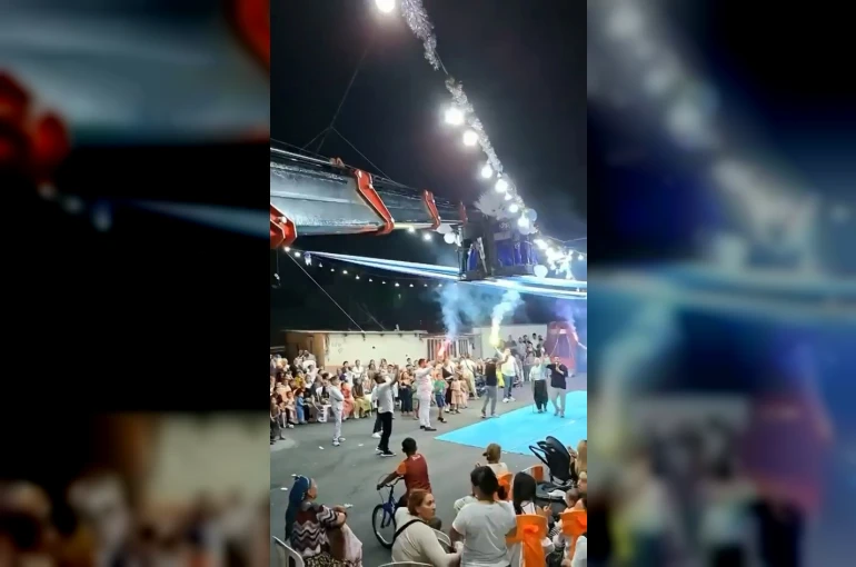 Gelin ile damat sahneye vinçle indi