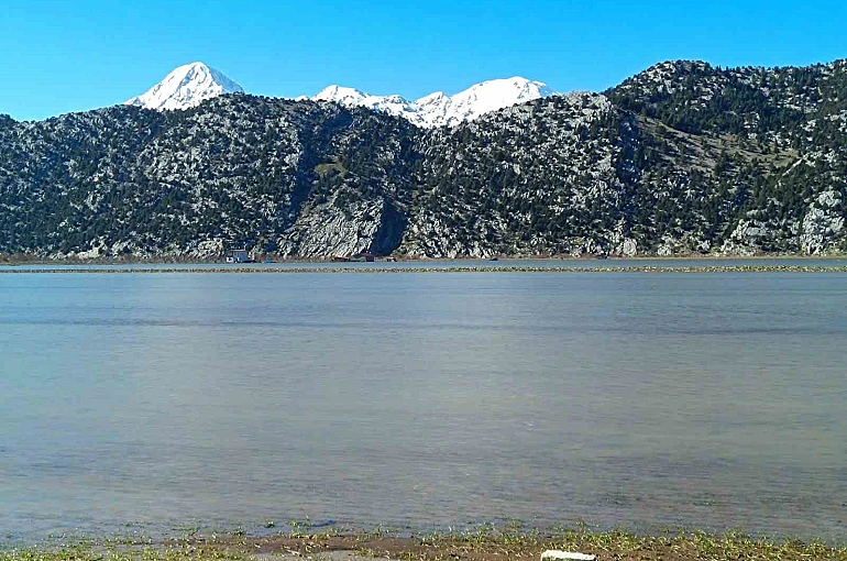 Gembos Ovası adeta göle döndü 