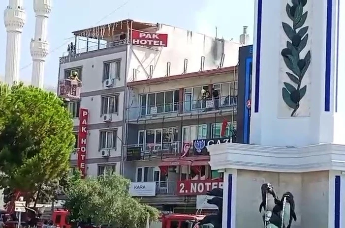 Gemlik’de pasajın çatısında yangın paniği