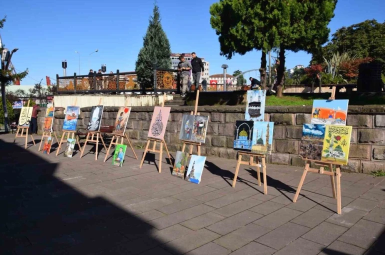 "Genç Eller Camide Renkler" sergisi açıldı 