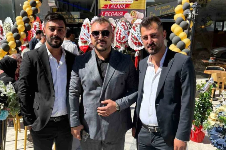 Genç girişimciler yeni işyerlerini açtı 