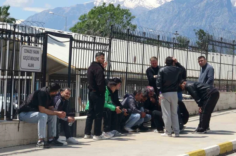 Genç motokurye geçirdiği kazada hayatını kaybetti 