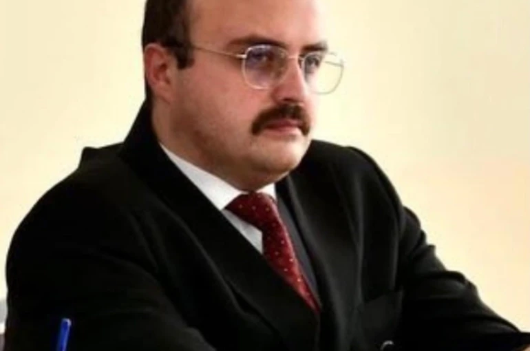Genç savcı kalbine yenik düştü 