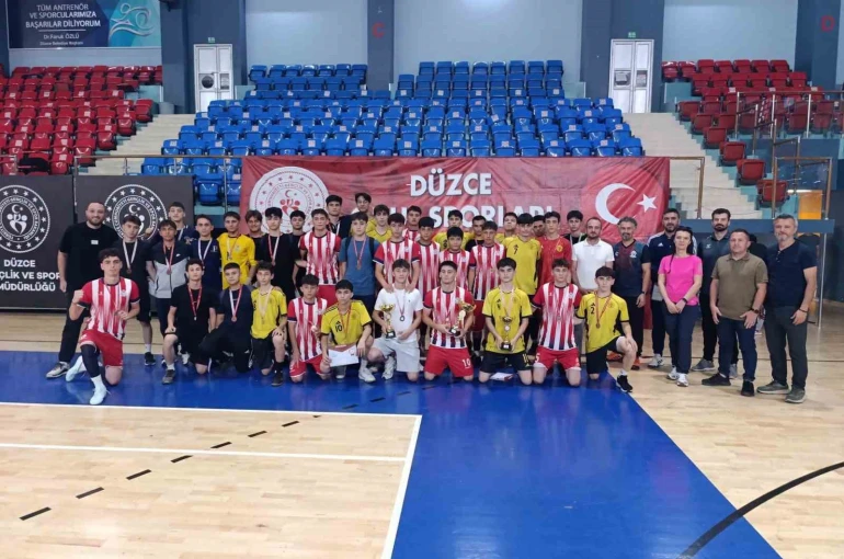 Gençler B futsal mahalli müsabakaları sona erdi 