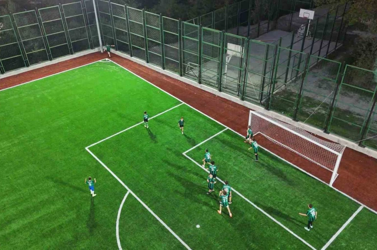 Gençler için yeni spor alanı: Sapanca Akçay’ın futbol tesisine yeni yüz 