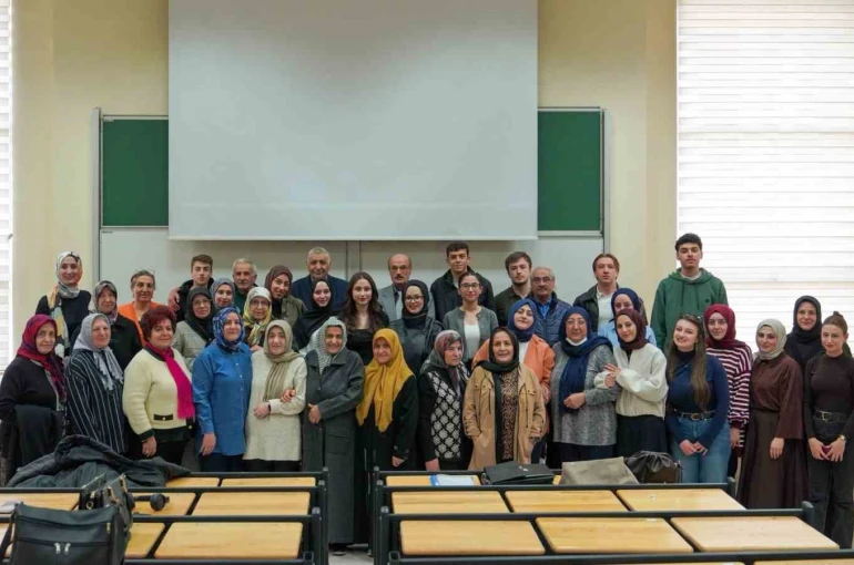 Gençler sordu, tecrübe konuştu 