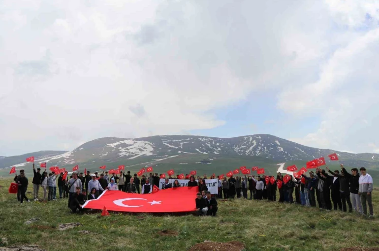 Gençler şühedanın izinde yürüdü 