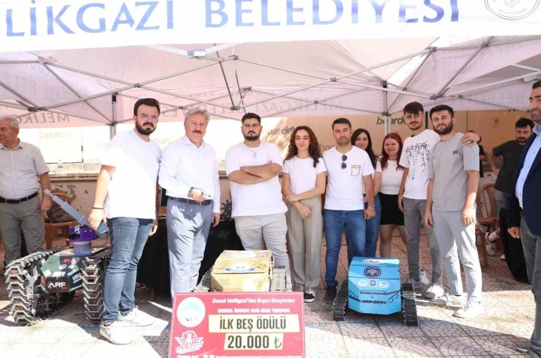 Gençlerin geleceği Melikgazi’nin destekleriyle yükseliyor 