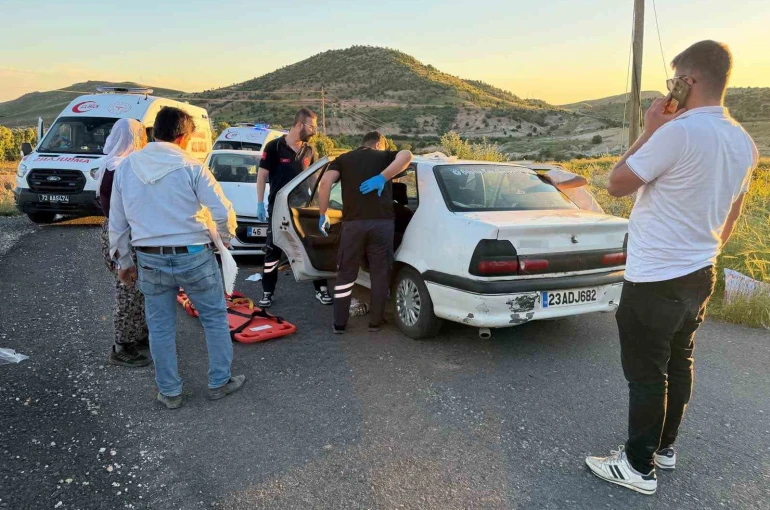 Gercüş’te otomobiller çarpıştı: 12 yaralı 