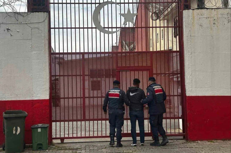 Germencik’te JASAT ekipleri aranan şahsa göz açtırmadı 