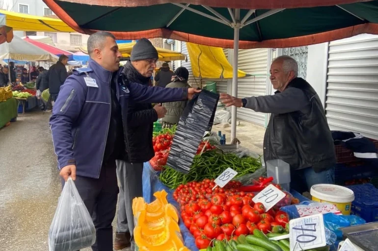 Germencik’te semt pazarında sıkı Denetim 