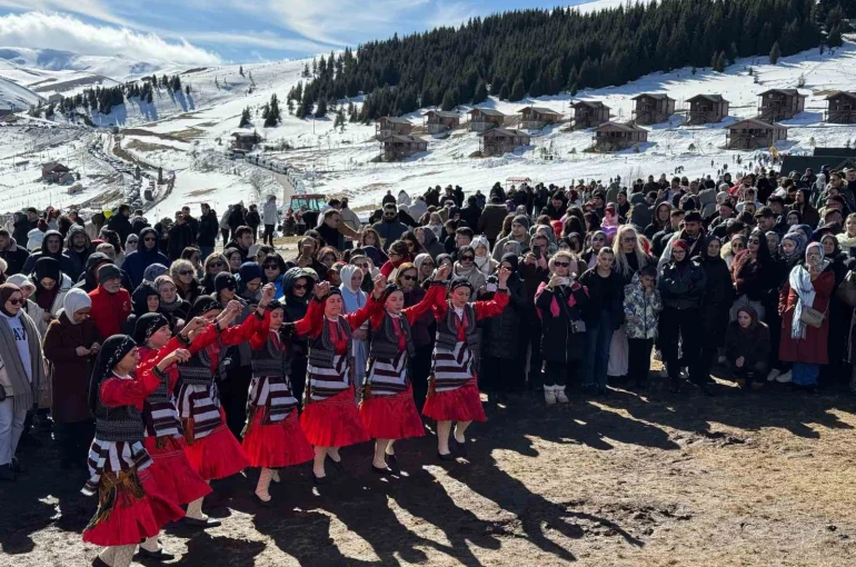 Giresun’da "Kar Festivali" renkli görüntülere sahne oldu 