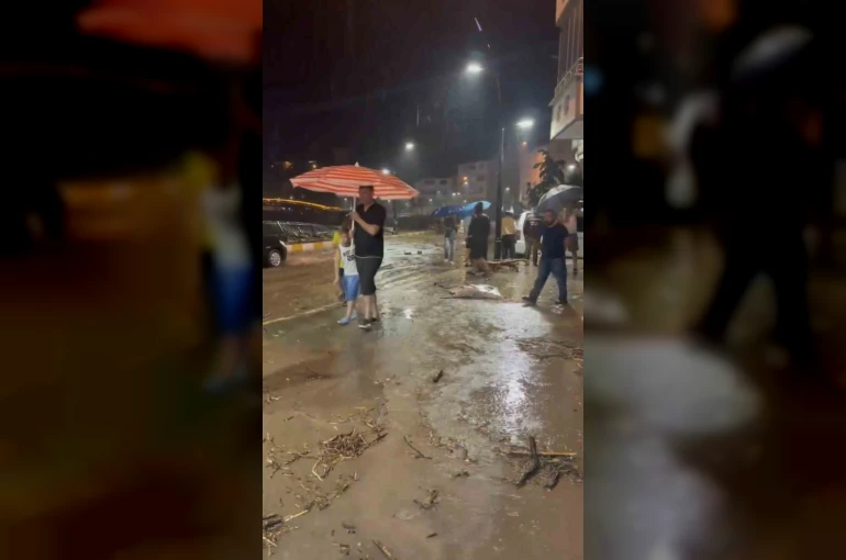 Giresun’da şiddetli yağışlar sonrası derelerin su seviyesi yükseldi