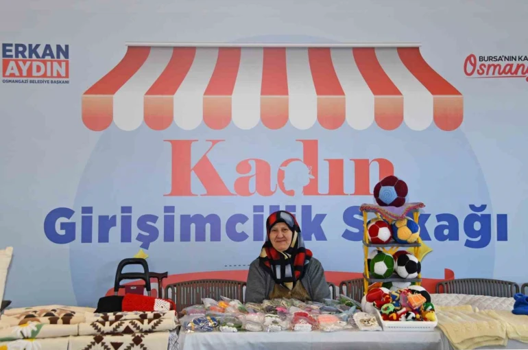 Girişimci kadınların el emeği Osmangazi Meydanı’nda buluştu 