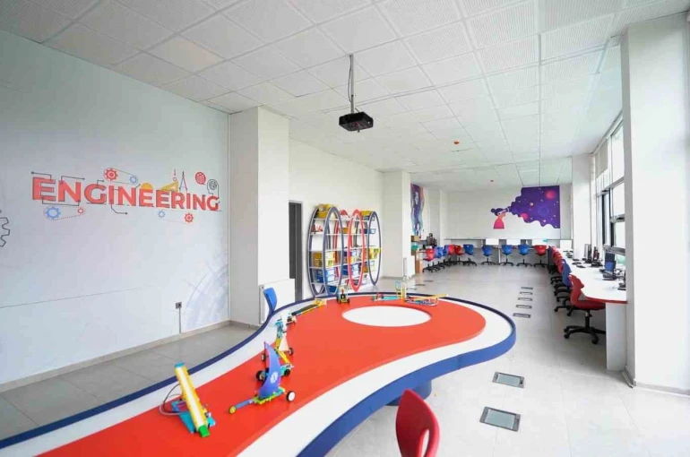 Gökkuşağı Koleji’nden 24 Kasım Mesajı: "Öğretmenler, eğitimde mükemmellik yolculuğumuzun öncü liderleridir" 